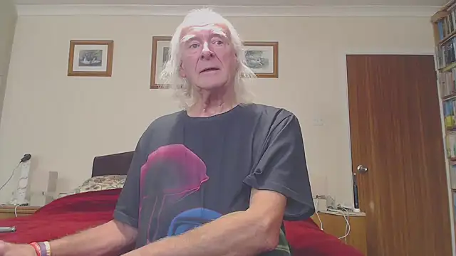 WaverlyKernow online show from November 2025 01:55:01 PM