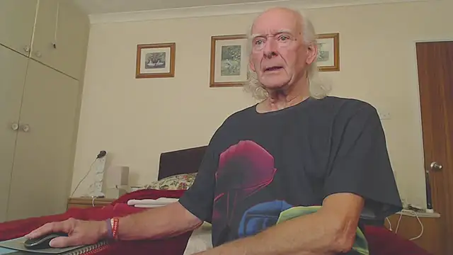 WaverlyKernow online show from November 2025 03:11:01 PM