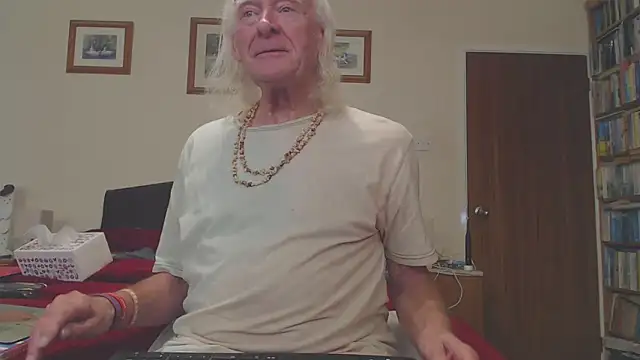 WaverlyKernow online show from December 2025 02:02:02 PM