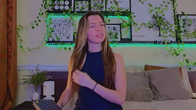 Real Tini online show from March 2025 01:45:01 PM