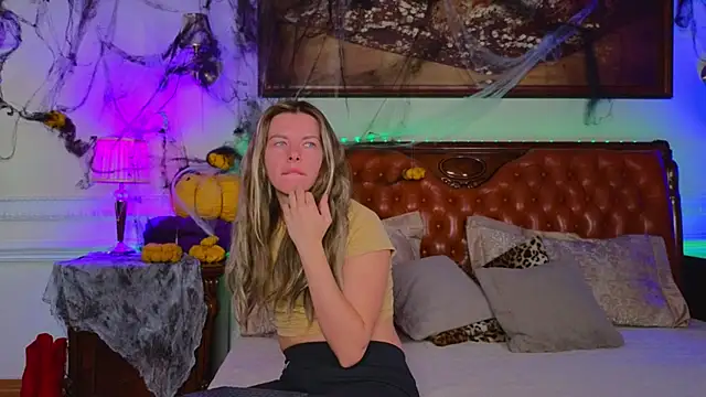 Real Tini online show from November 2025 06:14:01 AM