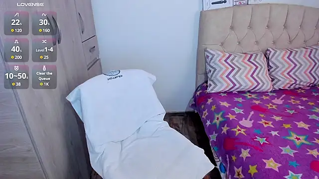 emily1  online show from December 2024 06:59:02 PM