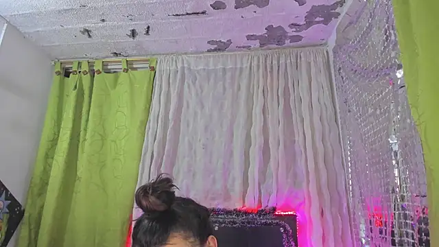 Snapshot of Megan_Miles02 chatting on January 2025 06:33:02 AM Megan Miles02 online show from January 2025 06:33:02 AM