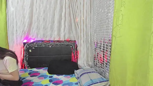 Snapshot of Megan_Miles02 chatting on January 2025 03:20:02 AM Megan Miles02 online show from January 2025 03:20:02 AM