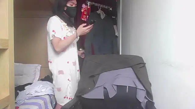 slut cheese online show from December 2025 02:10:02 AM