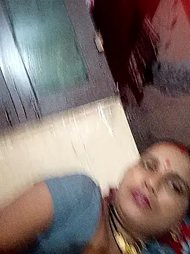 reemacouple007 online show from October 2025 05:57:02 PM