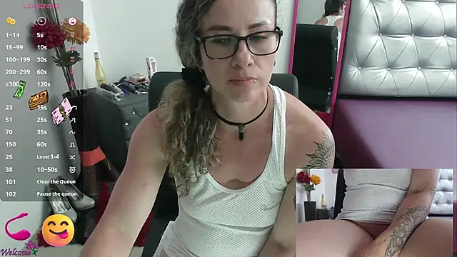Snapshot of ViickySexy chatting on March 2025 07:39:01 PM ViickySexy online show from March 2025 07:39:01 PM