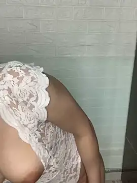 Snapshot of Linda-Mora chatting on January 2025 05:37:01 PM Linda-Mora online show from January 2025 05:37:01 PM