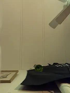 BobbyQ29 online show from December 2025 04:18:02 AM