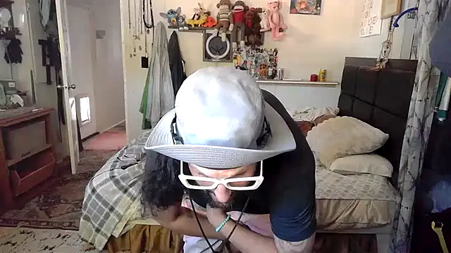 BobbyQ29 online show from April 2026 05:24:01 PM