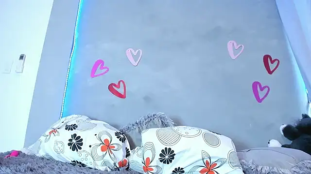 Alexxxholy online show from March 2026 12:43:02 PM