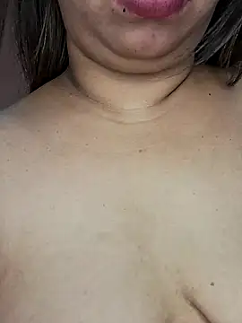 Snapshot of Ravina_patil1 chatting on February 2025 03:40:01 PM Ravina patil1 online show from February 2025 03:40:01 PM