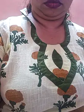 Snapshot of Ravina_patil1 chatting on March 2025 06:34:01 PM Ravina patil1 online show from March 2025 06:34:01 PM