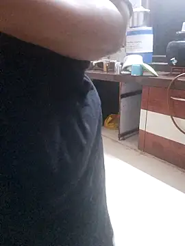 Snapshot of Ravina_patil1 chatting on March 2025 03:18:01 PM Ravina patil1 online show from March 2025 03:18:01 PM