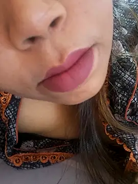 Snapshot of Ravina_patil1 chatting on October 2025 10:25:01 AM Ravina patil1 online show from October 2025 10:25:01 AM