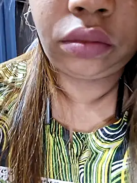 Snapshot of Ravina_patil1 chatting on November 2025 10:12:01 PM Ravina patil1 online show from November 2025 10:12:01 PM