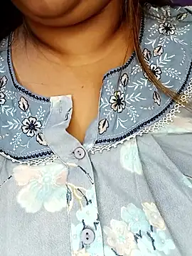 Snapshot of Ravina_patil1 chatting on November 2025 07:26:01 PM Ravina patil1 online show from November 2025 07:26:01 PM