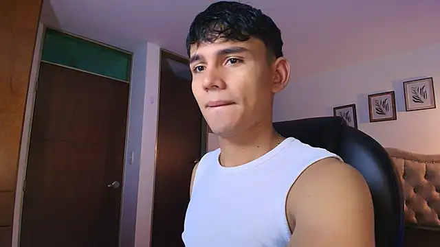 EstebanPerez  online show from October 2025 10:48:01 AM