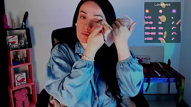 sara goodgirl13 online show from September 2025 05:37:01 PM