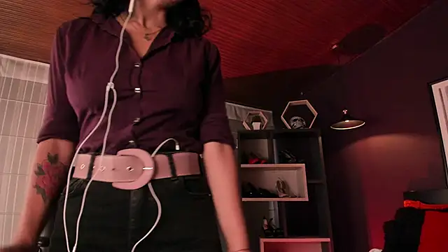 Moony 14 online show from April 2026 12:11:02 PM