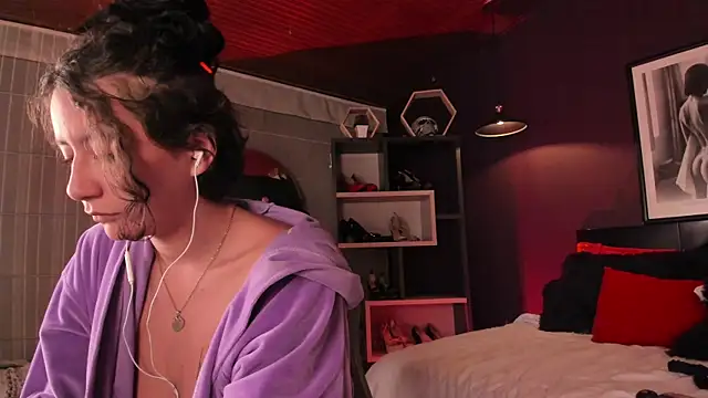 Moony 14 online show from April 2026 12:17:01 AM