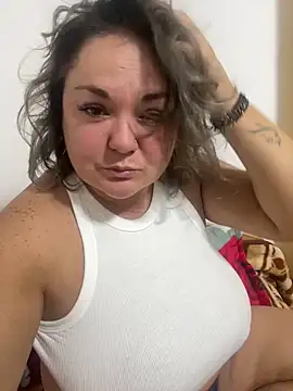 Snapshot of MikyVesela chatting on October 2025 05:17:01 PM MikyVesela online show from October 2025 05:17:01 PM