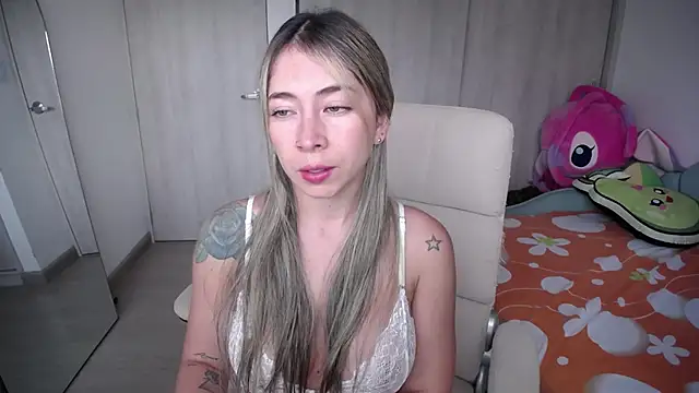  arianalzate  online show from February 2025 10:36:01 PM