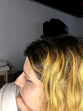 FlorBich online show from September 2025 10:10:01 PM