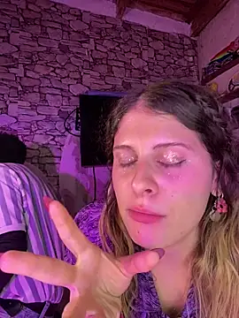 FlorBich online show from May 2026 03:35:01 AM