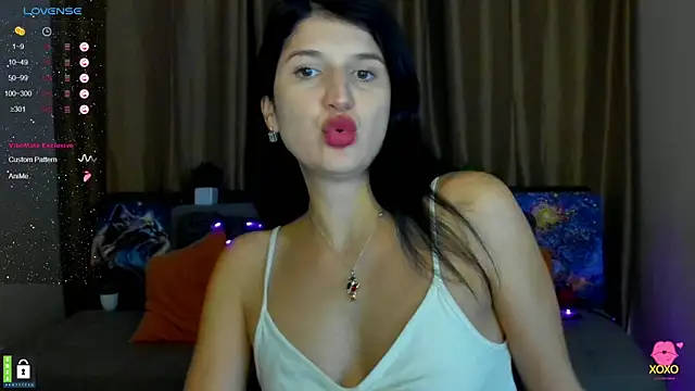 Snapshot of Alianna_Solo_Kisses chatting on February 2025 12:30:02 PM Alianna Solo Kisses online show from February 2025 12:30:02 PM