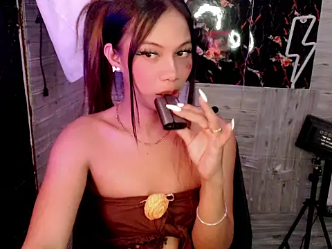 whiteladyboy online show from October 2025 05:44:02 PM