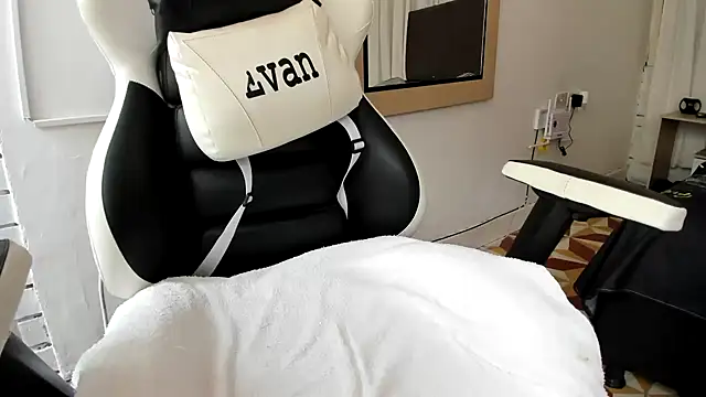 Valerioe online show from March 2025 06:22:02 PM