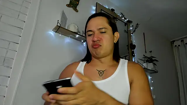 Valerioe online show from November 2025 10:08:02 PM