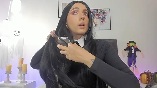 helen mooree online show from October 2025 01:07:02 PM