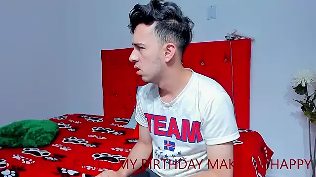 Snapshot of big-dicktop23 chatting on January 2025 08:31:02 PM big-dicktop23 online show from January 2025 08:31:02 PM