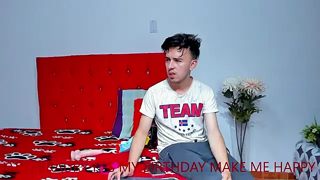 Snapshot of big-dicktop23 chatting on January 2025 02:04:02 AM big-dicktop23 online show from January 2025 02:04:02 AM