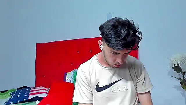 Snapshot of big-dicktop23 chatting on February 2025 02:08:02 AM big-dicktop23 online show from February 2025 02:08:02 AM