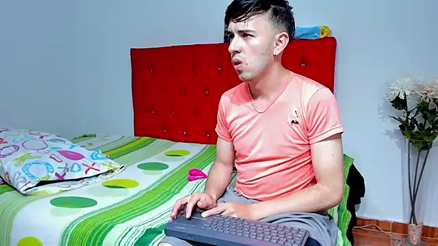 Snapshot of big-dicktop23 chatting on February 2025 02:50:01 AM big-dicktop23 online show from February 2025 02:50:01 AM