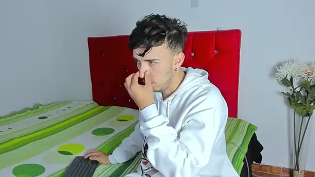 Snapshot of big-dicktop23 chatting on February 2025 01:10:01 AM big-dicktop23 online show from February 2025 01:10:01 AM