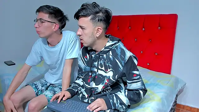 Snapshot of big-dicktop23 chatting on March 2025 03:08:01 AM big-dicktop23 online show from March 2025 03:08:01 AM