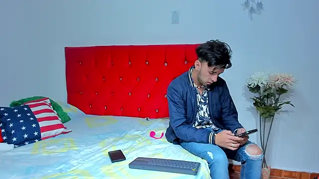 Snapshot of big-dicktop23 chatting on March 2025 02:05:01 AM big-dicktop23 online show from March 2025 02:05:01 AM