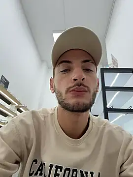 Sxxthiago online show from December 2025 07:23:02 PM