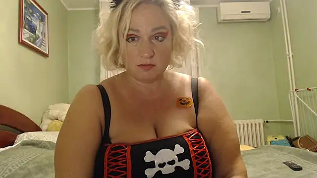 VirginiaNurse online show from October 2025 04:57:01 PM