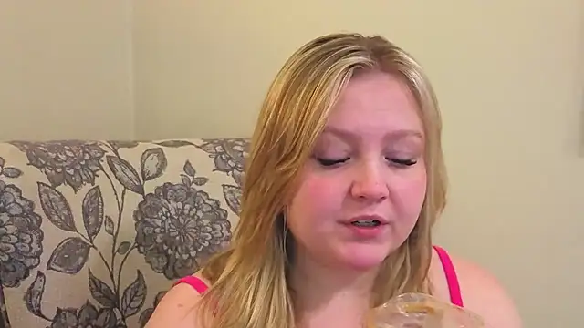 PhatAssBlond online show from April 2026 07:30:02 PM