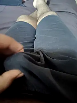 Snapshot of SplitPrestige19 chatting on December 2025 04:39:01 AM SplitPrestige19 online show from December 2025 04:39:01 AM