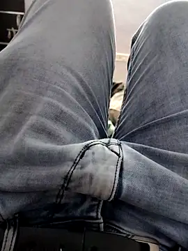 Snapshot of SplitPrestige19 chatting on December 2025 02:00:02 PM SplitPrestige19 online show from December 2025 02:00:02 PM