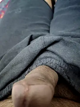 Snapshot of SplitPrestige19 chatting on February 2026 07:41:01 PM SplitPrestige19 online show from February 2026 07:41:01 PM