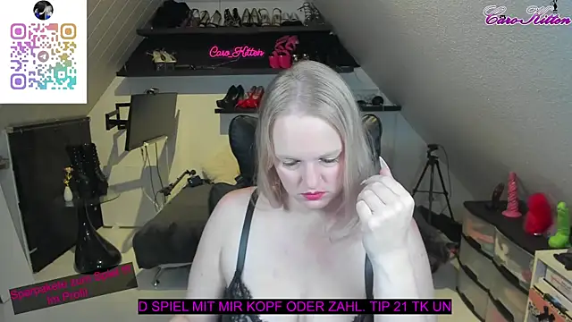 caro kitten online show from October 2025 10:12:01 AM