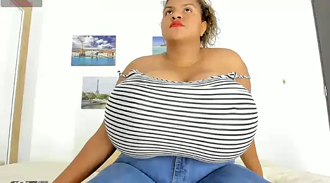 Snapshot of bigmom69_ chatting on January 2025 09:33:01 PM bigmom69  online show from January 2025 09:33:01 PM