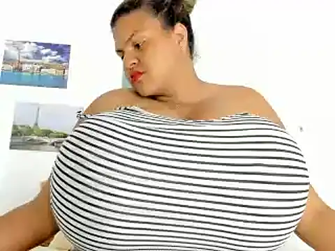 Snapshot of bigmom69_ chatting on March 2025 10:53:01 PM bigmom69  online show from March 2025 10:53:01 PM